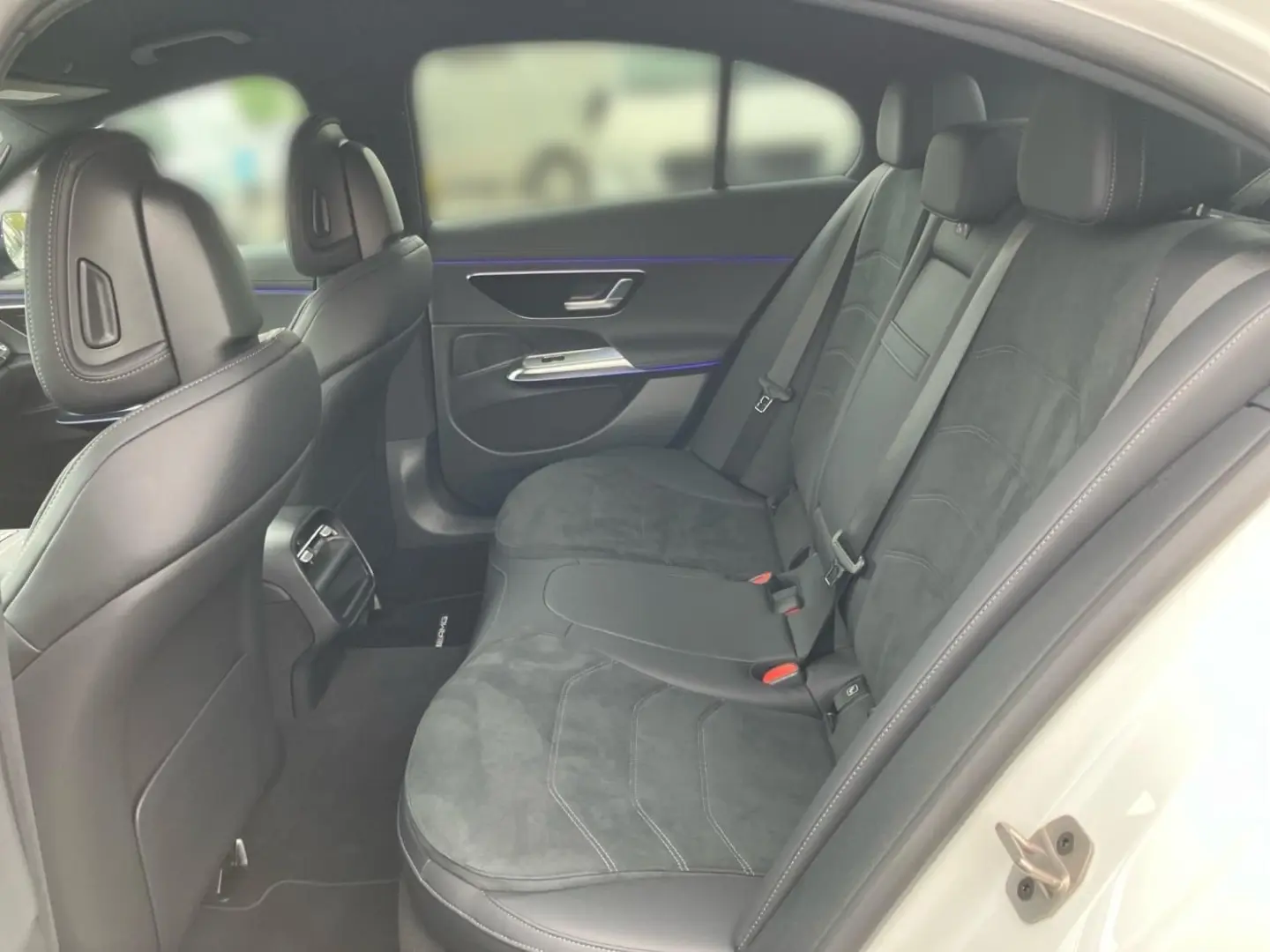 E 200 AMG Night-Paket*LenkradHz*Kamera*CarPlay*