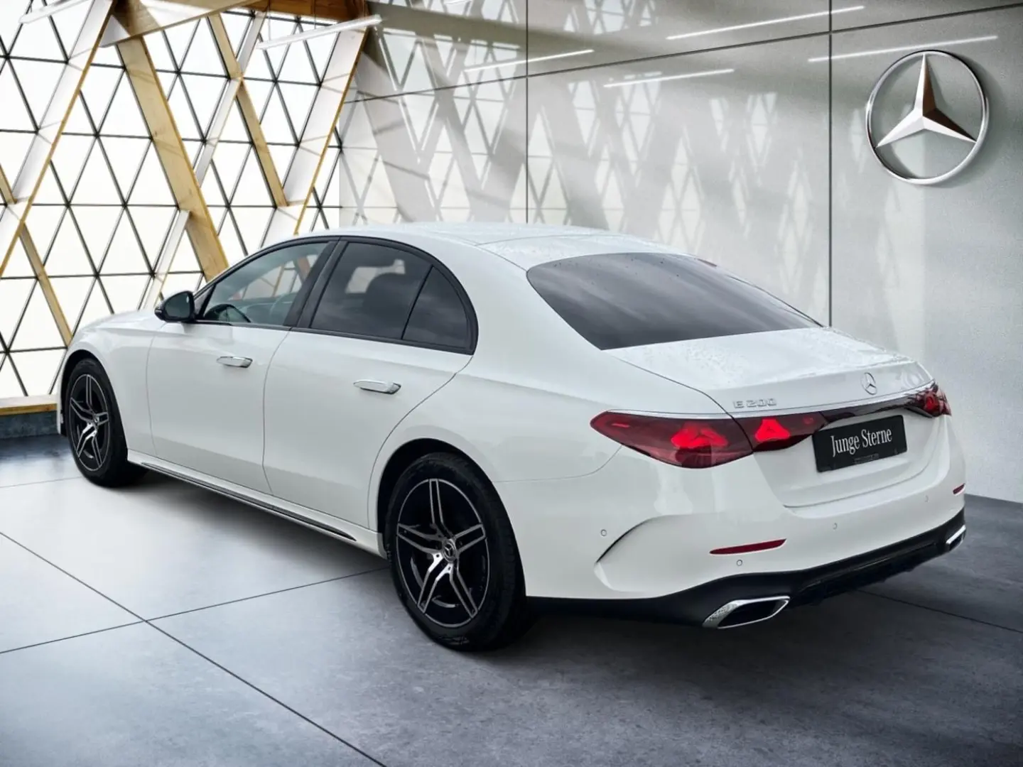 E 200 AMG Night-Paket*LenkradHz*Kamera*CarPlay*