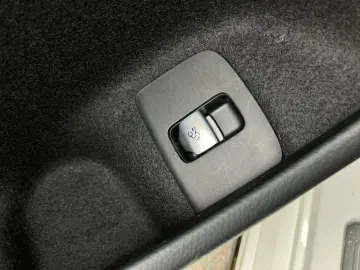 E 200 AMG Night-Paket*LenkradHz*Kamera*CarPlay*