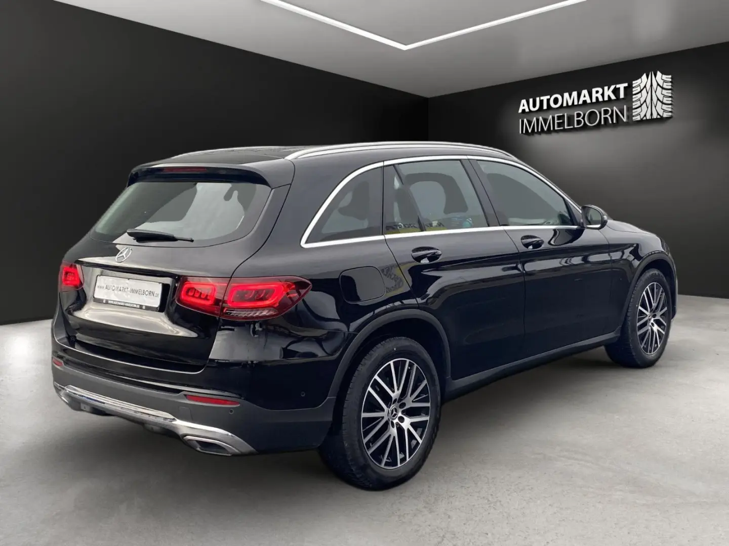 GLC 300 Hybrid 19*360°*AHK*LED*Off-Road-Styling