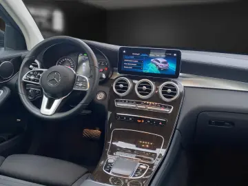 GLC 300 Hybrid 19*360°*AHK*LED*Off-Road-Styling
