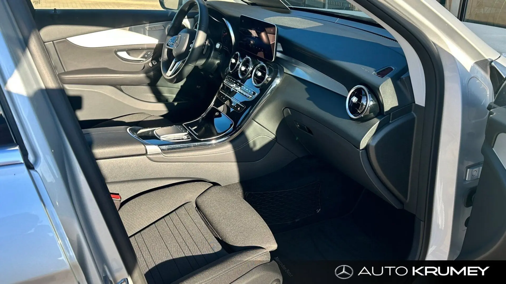 GLC 300 4MATIC Distronic+Mulibeam+Hands Free A.