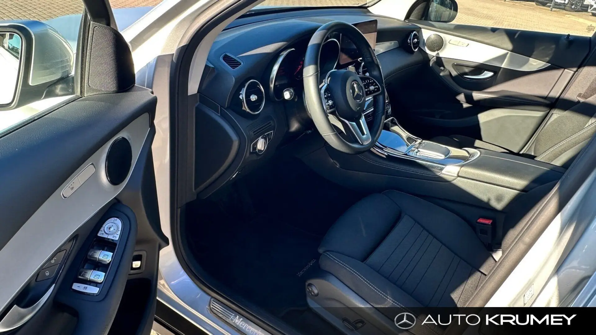 GLC 300 4MATIC Distronic+Mulibeam+Hands Free A.