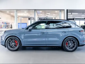 Porsche Cayenne S SportDesign PDCC HeadUp