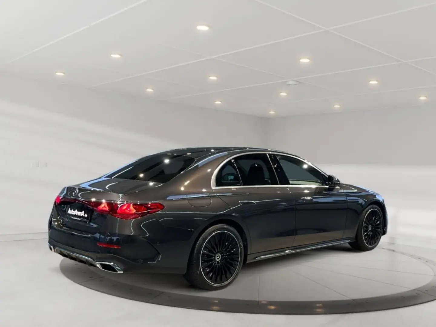 E 220 d AMG +MBUX+DISTR+AHK+SpurW+W-Paket+PDC+LM