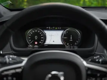 XC90 T8 | HUD | B&W | Luft | 22
