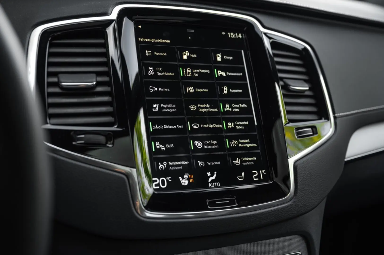 XC90 T8 | HUD | B&W | Luft | 22