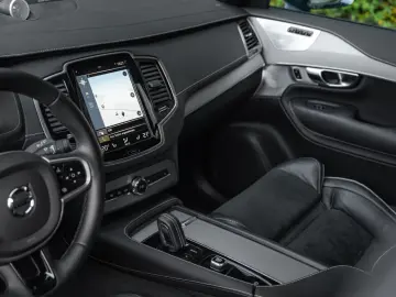 XC90 T8 | HUD | B&W | Luft | 22