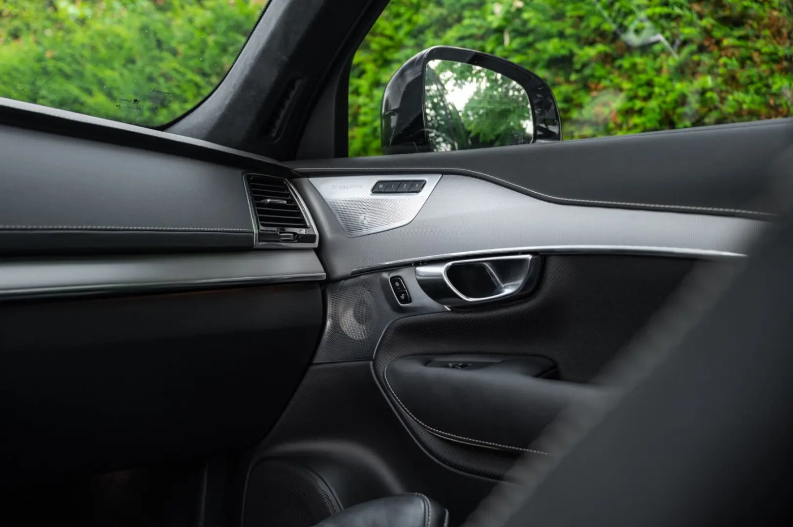 XC90 T8 | HUD | B&W | Luft | 22