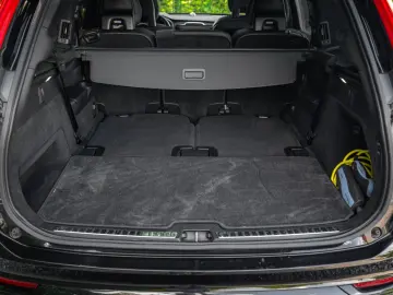 XC90 T8 | HUD | B&W | Luft | 22