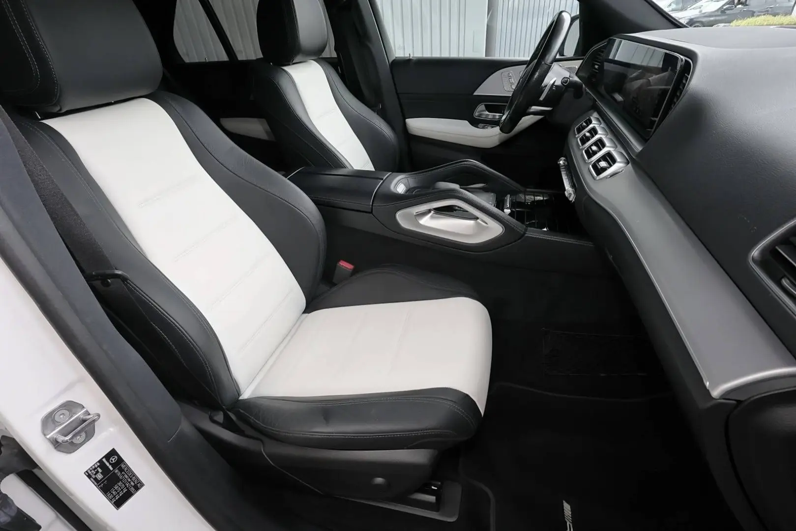 GLE 350 d 4M AMG AHK+MEMORY+DISTRONIC+HIFI+360°