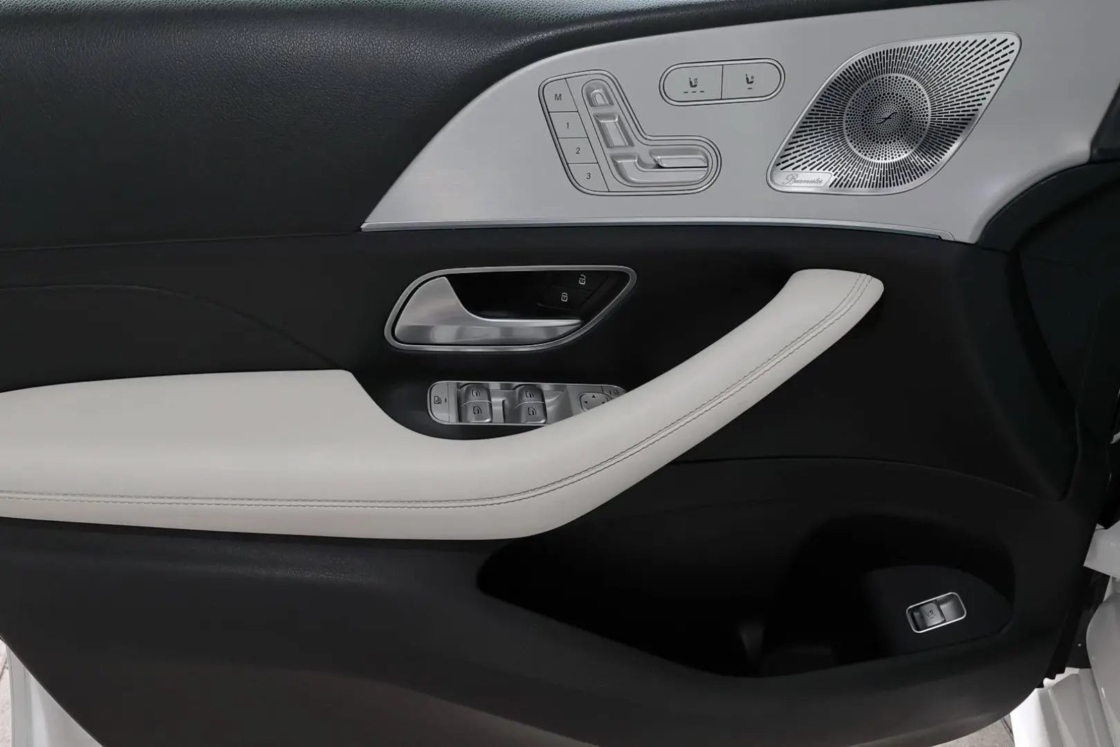 GLE 350 d 4M AMG AHK+MEMORY+DISTRONIC+HIFI+360°