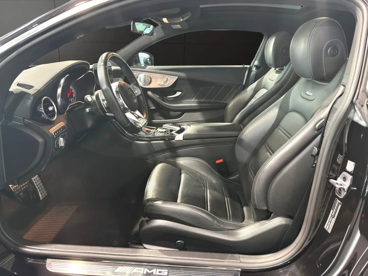 C 63 AMG 4.0 V8 Coupe PANO*BURM*LEDER*DISTRO
