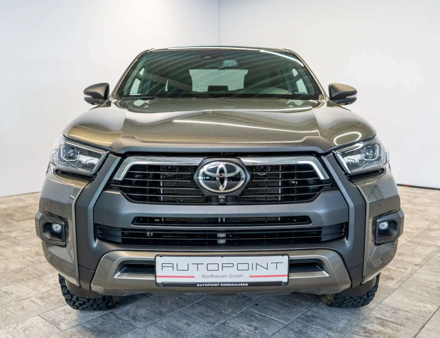 Hilux 2.8 D4-D INVINCIBLE °AHK°JBL°Navi°