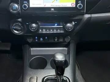 Hilux 2.8 D4-D INVINCIBLE °AHK°JBL°Navi°