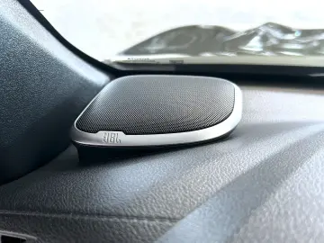 Hilux 2.8 D4-D INVINCIBLE °AHK°JBL°Navi°