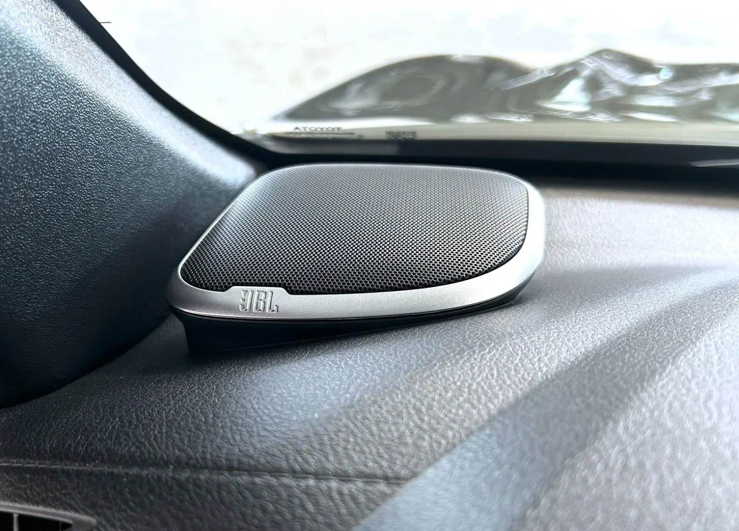 Hilux 2.8 D4-D INVINCIBLE °AHK°JBL°Navi°