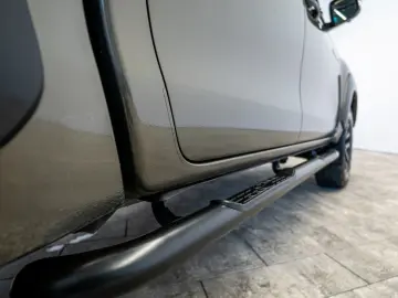 Hilux 2.8 D4-D INVINCIBLE °AHK°JBL°Navi°
