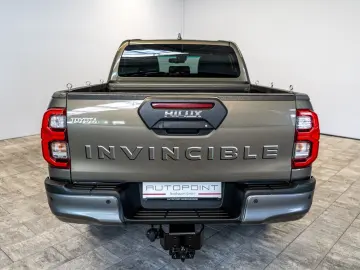 Hilux 2.8 D4-D INVINCIBLE °AHK°JBL°Navi°