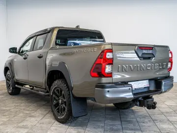 Hilux 2.8 D4-D INVINCIBLE °AHK°JBL°Navi°