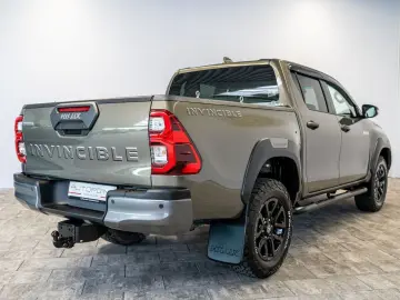 Hilux 2.8 D4-D INVINCIBLE °AHK°JBL°Navi°