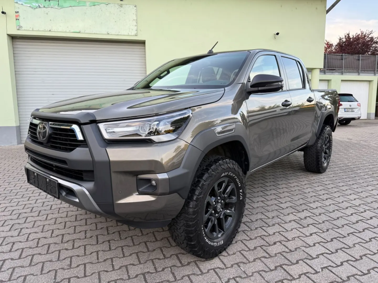 Hilux Double Cab Invincible 4x4 Navi Kamera SHZ