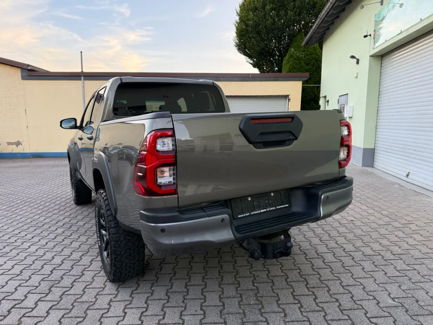 Hilux Double Cab Invincible 4x4 Navi Kamera SHZ