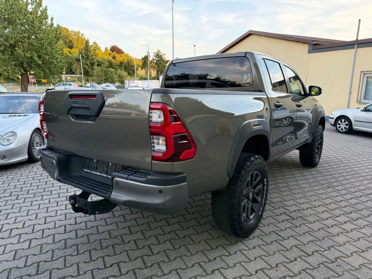 Hilux Double Cab Invincible 4x4 Navi Kamera SHZ