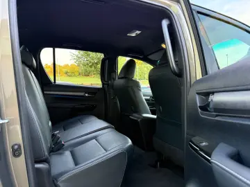Hilux Double Cab Invincible 4x4 Navi Kamera SHZ