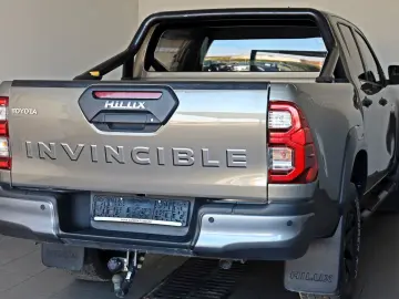 Hilux 2.8 D4-D Invincible ,VOLL! ACC,JBL,LED,AHK