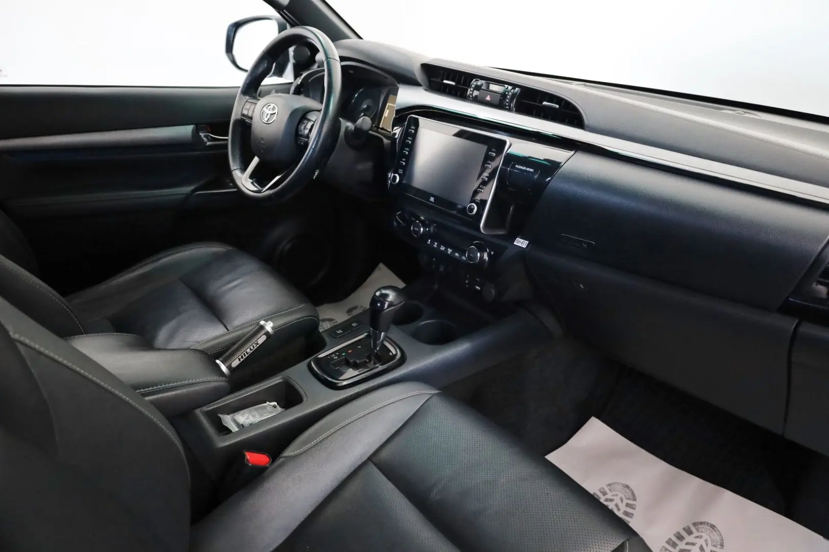 Hilux 2.8 D4-D Invincible ,VOLL! ACC,JBL,LED,AHK