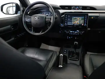 Hilux 2.8 D4-D Invincible ,VOLL! ACC,JBL,LED,AHK
