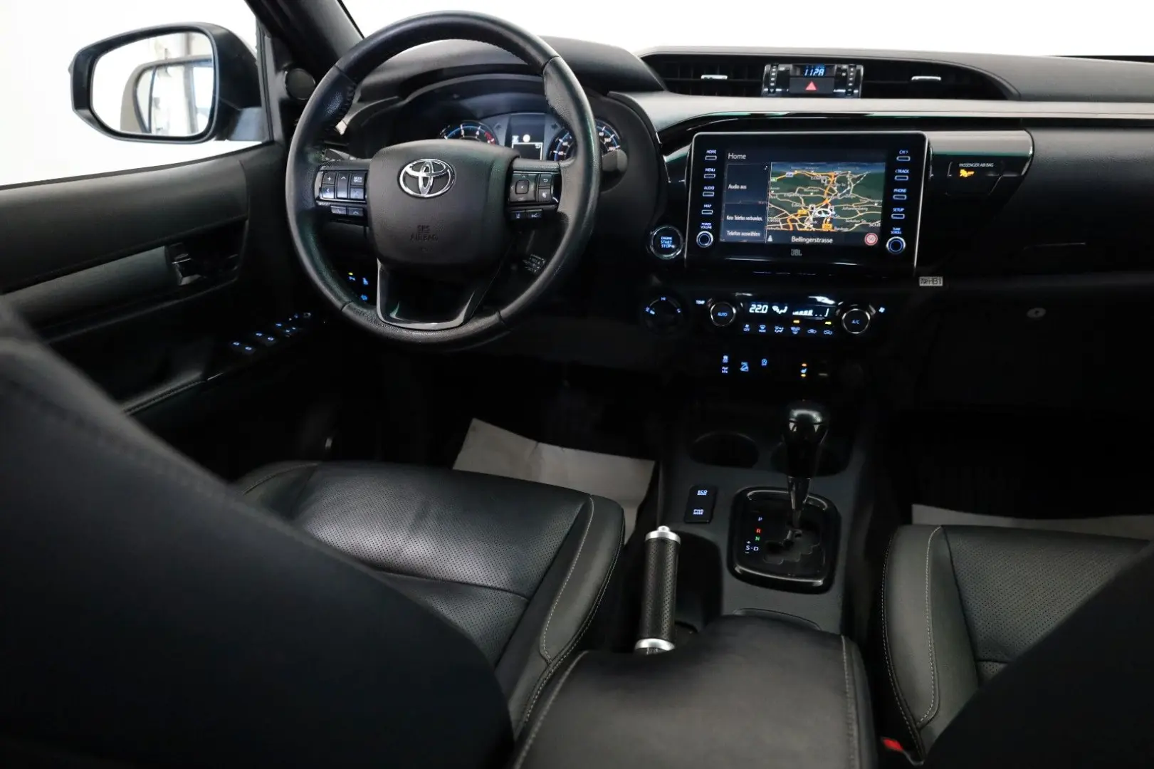Hilux 2.8 D4-D Invincible ,VOLL! ACC,JBL,LED,AHK
