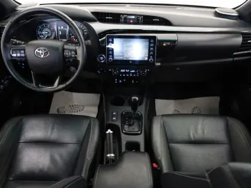 Hilux 2.8 D4-D Invincible ,VOLL! ACC,JBL,LED,AHK