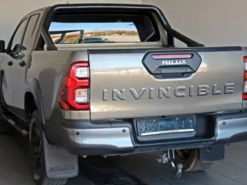 Hilux 2.8 D4-D Invincible ,VOLL! ACC,JBL,LED,AHK