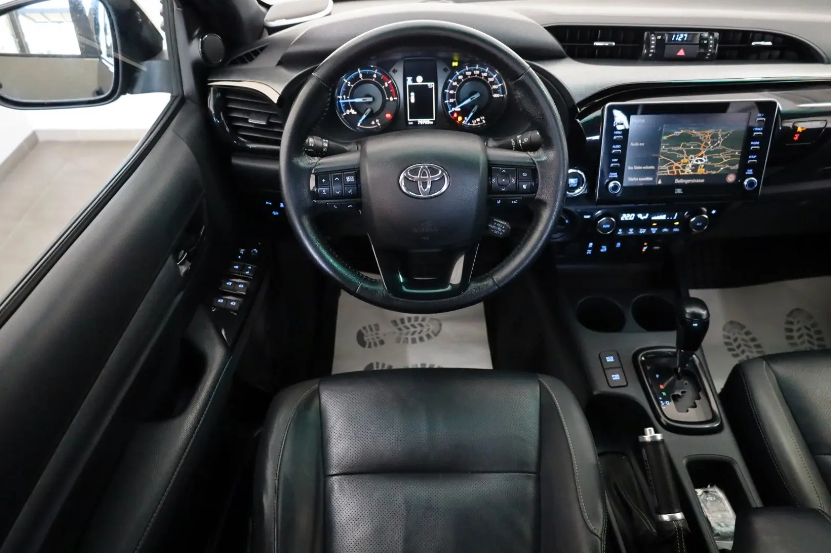 Hilux 2.8 D4-D Invincible ,VOLL! ACC,JBL,LED,AHK