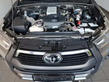 Hilux 2.8 D4-D Invincible ,VOLL! ACC,JBL,LED,AHK