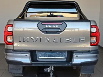 Hilux 2.8 D4-D Invincible ,VOLL! ACC,JBL,LED,AHK
