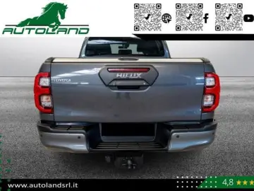 TOYOTA Hilux Invincible 2.8d A/T 4WD Double Cab 