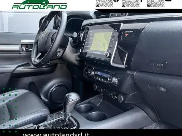 TOYOTA Hilux Invincible 2.8d A/T 4WD Double Cab 