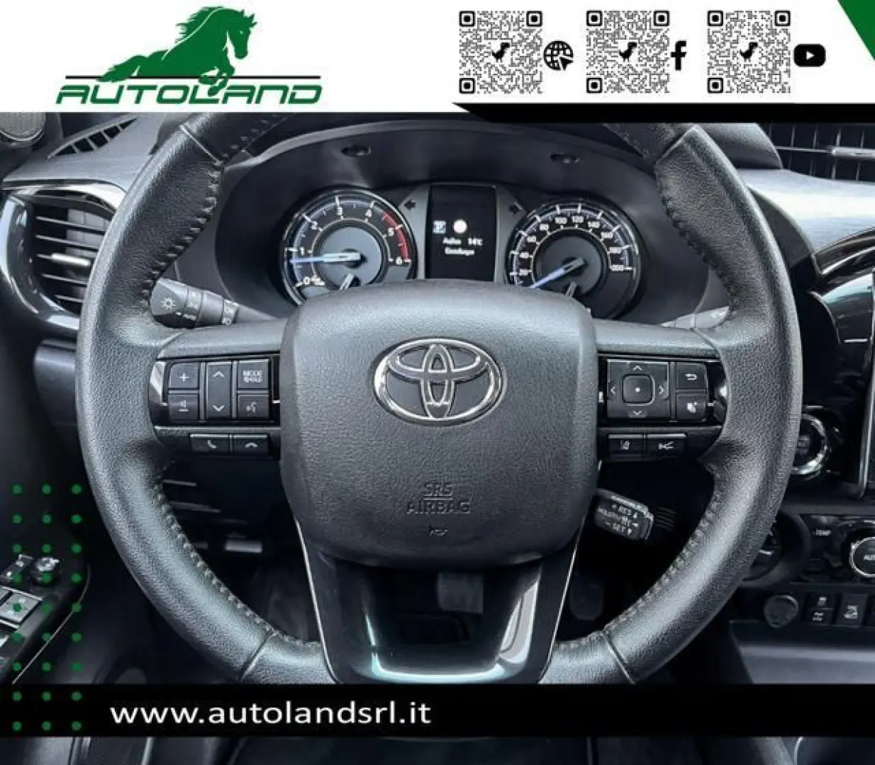 TOYOTA Hilux Invincible 2.8d A/T 4WD Double Cab 