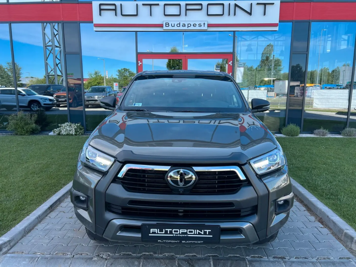 Hilux INVINCIBLE 2,8 D4-D °JBL °AHK °TSS