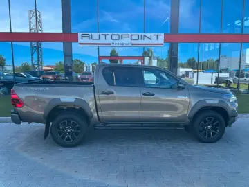 Hilux INVINCIBLE 2,8 D4-D °JBL °AHK °TSS