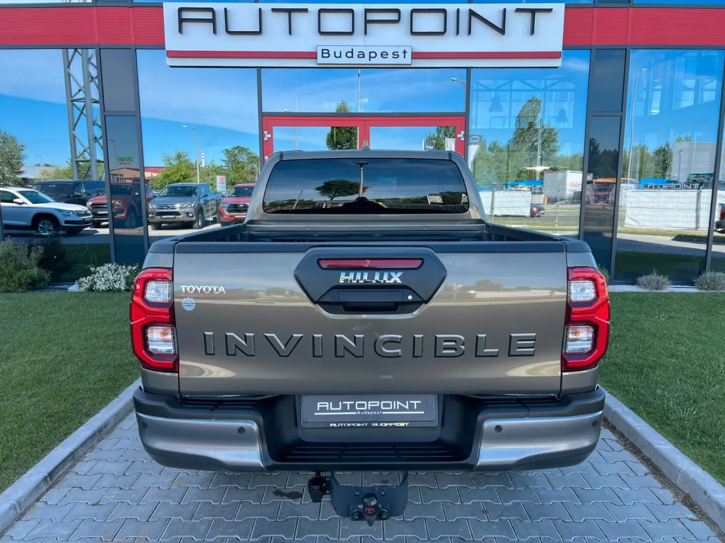 Hilux INVINCIBLE 2,8 D4-D °JBL °AHK °TSS
