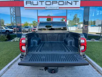 Hilux INVINCIBLE 2,8 D4-D °JBL °AHK °TSS