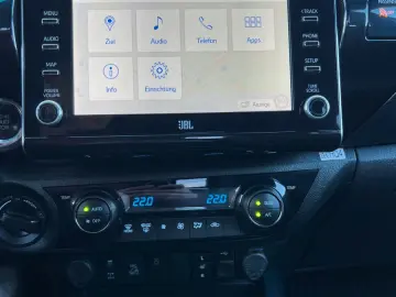 Hilux INVINCIBLE 2,8 D4-D °JBL °AHK °TSS