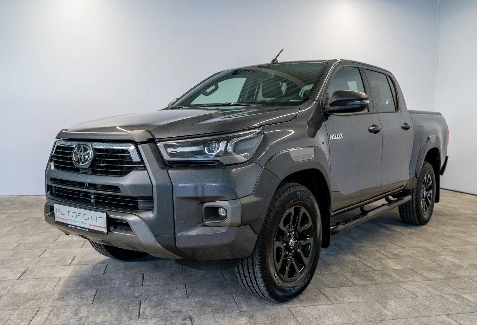 Hilux 2.8D4-D INVINCIBLE °AHK°Assistenz°Rollo°