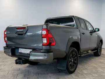 Hilux 2.8D4-D INVINCIBLE °AHK°Assistenz°Rollo°