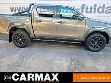 Hilux 2.8 D-4D Invincible,ACC,Rollbügel,LED,AHK