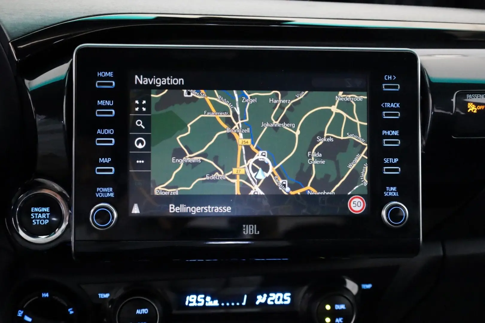 Hilux 2.8 D-4D Invincible,ACC,Rollbügel,LED,AHK